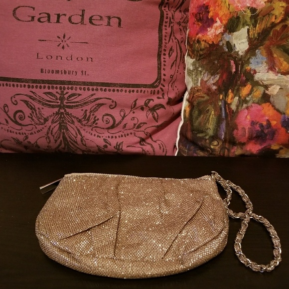Express gold/champagne wristlet - Picture 2 of 3